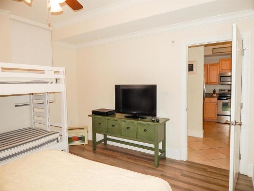 511 Holiday Isle image 17